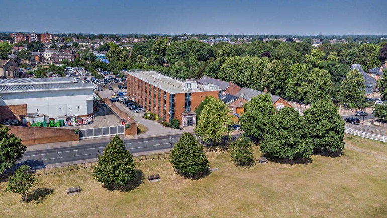 593891a3 d4bb 4edb 8d8b 454b4b847e4d_web