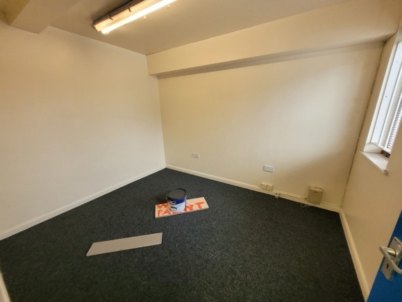 196590b4 66aa 4eb2 8a23 2f6a90d059e1_web