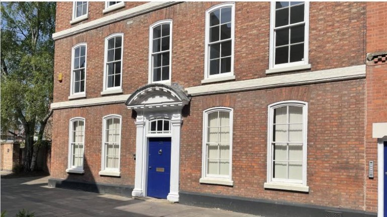 a18b2aee 7364 4881 88e0 752225c2810b