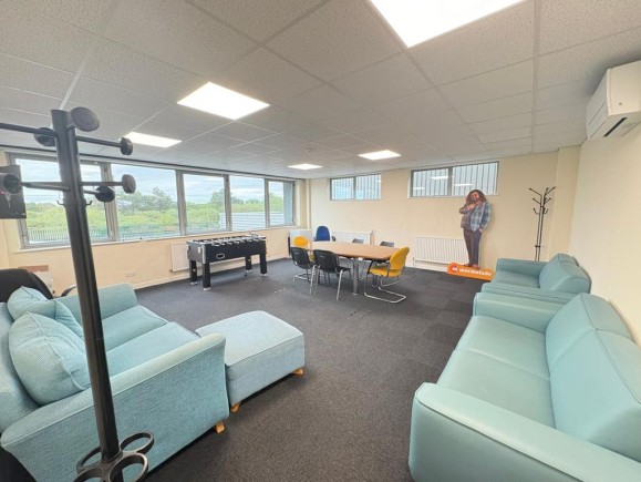 84c24aa3 8615 4643 a7d1 ccf209b3a88d_web