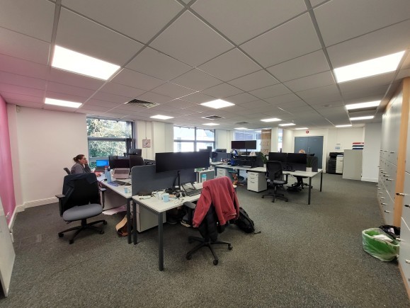 53770253 be50 48e0 a05e f6555277113d