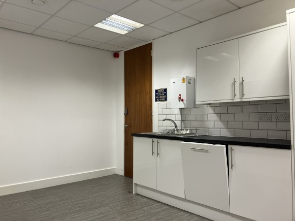 24b90206 28ec 4a1e abfa 977d51af55d3