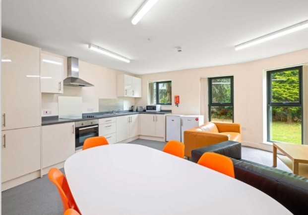 c40f9226 eefe 4ea6 a56a fb45f12a4817