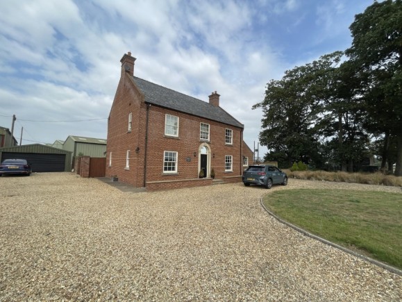 506a2997 f8e2 4843 a3c8 3e4d36bd04be_web