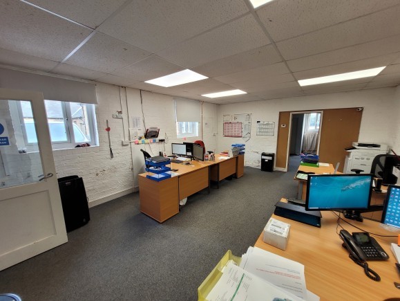 3e274e42 363e 4173 bde3 2b5b4f38d402