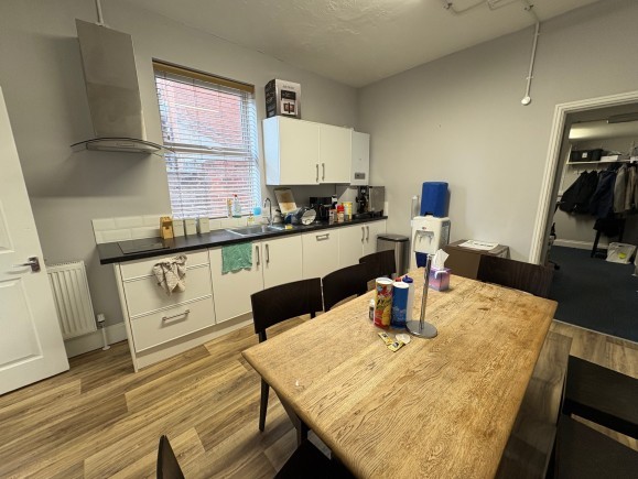 5a078eab 56aa 4cd9 816a 78c18db34b3b