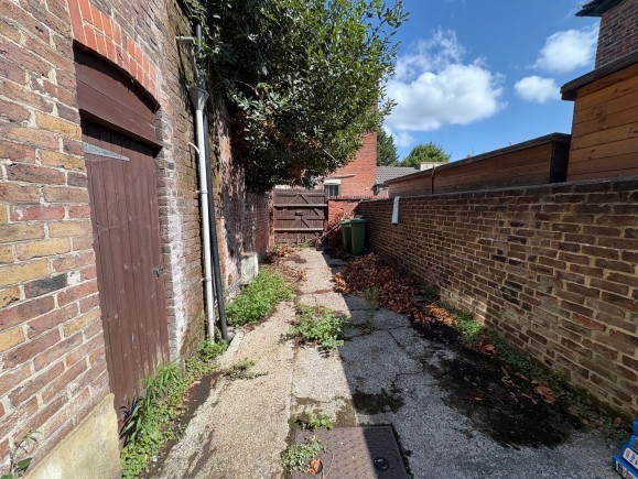 d9372794 263c 4852 9254 b41183dab72b