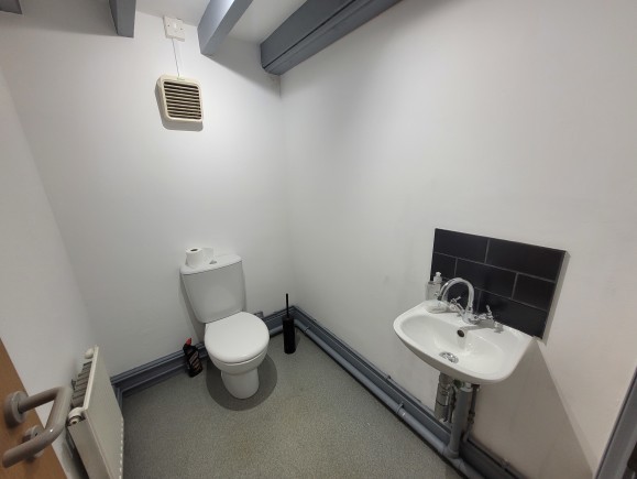 168d93db 536e 419d ba8d 3e95dcd28d4e