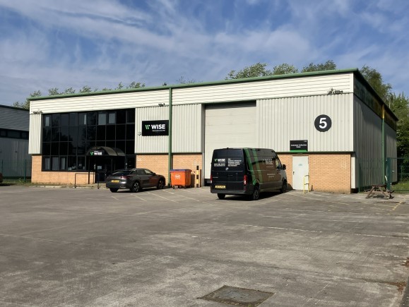 ef6325fd 76e8 40b0 9acf a79381c77a55