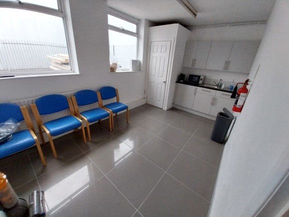 50f03216 2b37 4e14 bb26 386ae3dd1a05_web