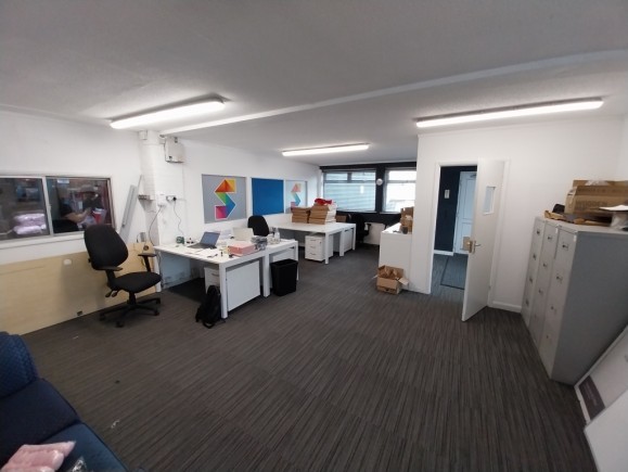 e56c9d6e ff4b 4809 b5b6 0e7b74131fbd_web