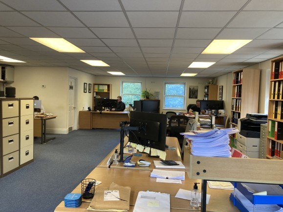 2603075d 5a30 4fd1 93d8 7bf5343190d3