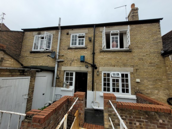 5c05d033 9717 4c07 b936 f1fa6a621a5a