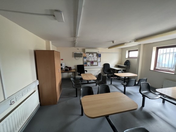 1435beac c3b3 4e2e bd0f 8fc0a9604f48