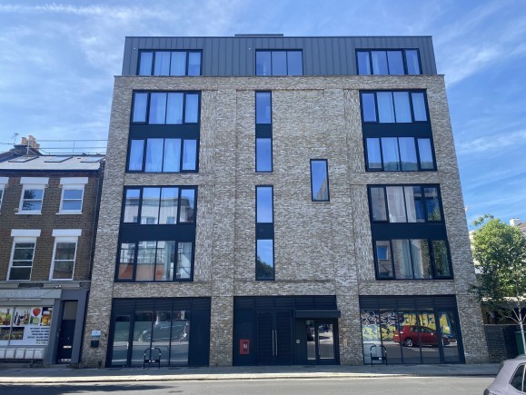 57e020fe acb4 42e2 a2f2 b67341a49d47