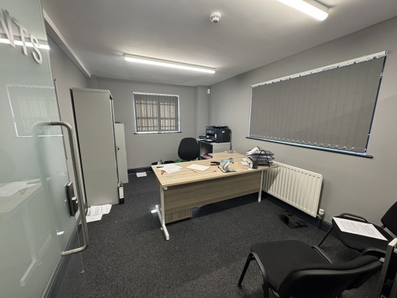 03868d81 de33 43d7 9a97 d61641493d1a