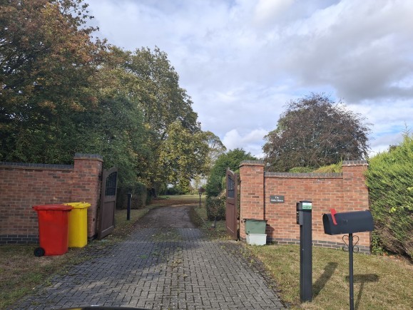 d89d380e 3057 428b 975b 16f01de7a489