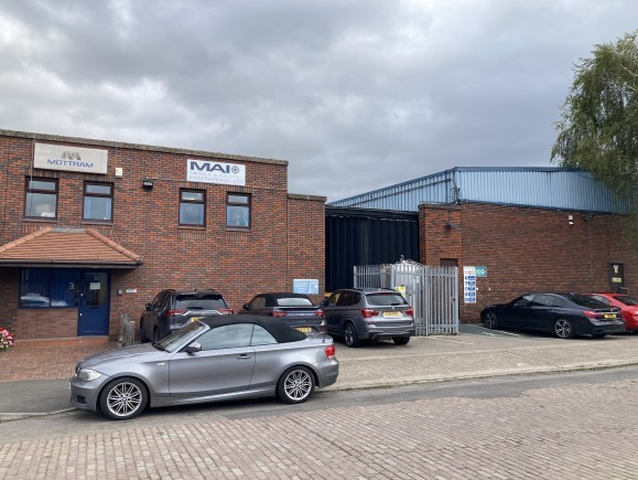 b1113268 aa12 4c1e beb5 f8e39ebf8a20