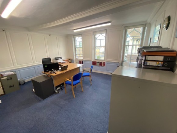 91b8dc5f 3700 4942 9865 9161761ea6e3