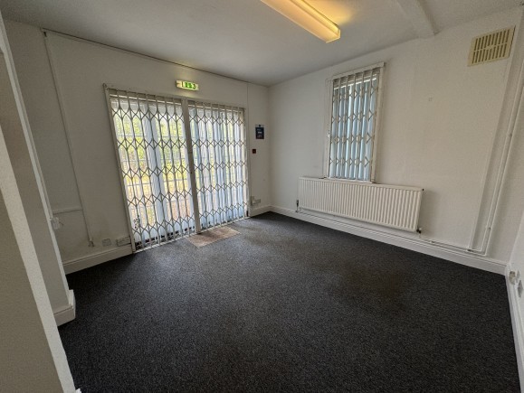 ebee1102 d734 41e8 aea4 96361673f343