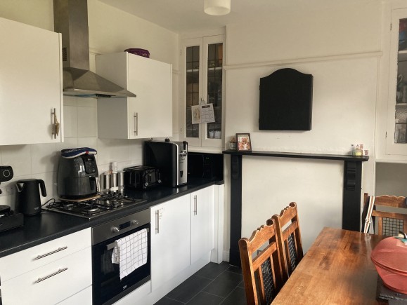 85750093 bd20 47fe 9d98 d65e953bd77f