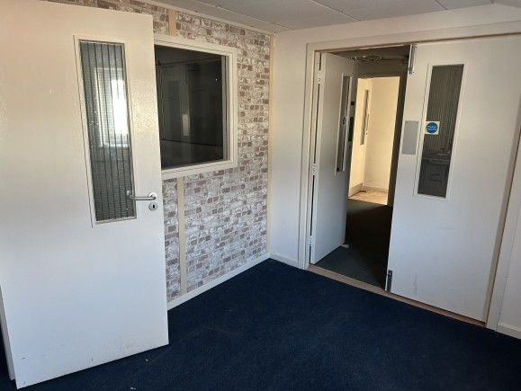 83374752 5527 4f49 8c50 2701549f8121