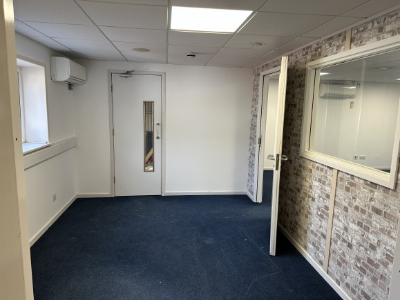 e064655d 4944 4bac 886e 05fd85b62cdc