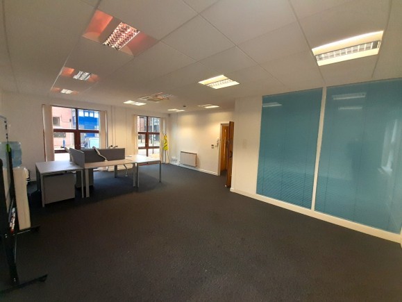 9a96cdb8 0ac3 4028 bf06 4fe991a4b844