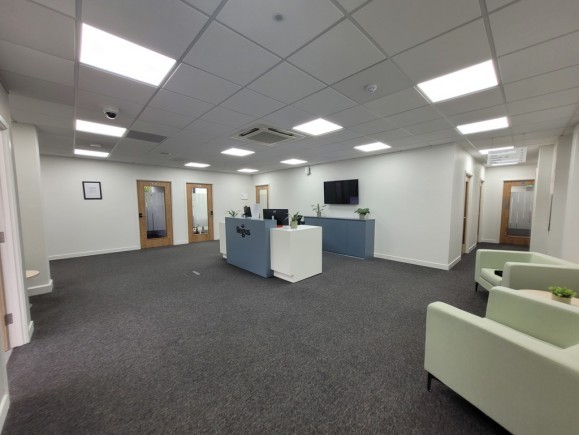 355d28c8 e895 4cda a002 c02975528389_web