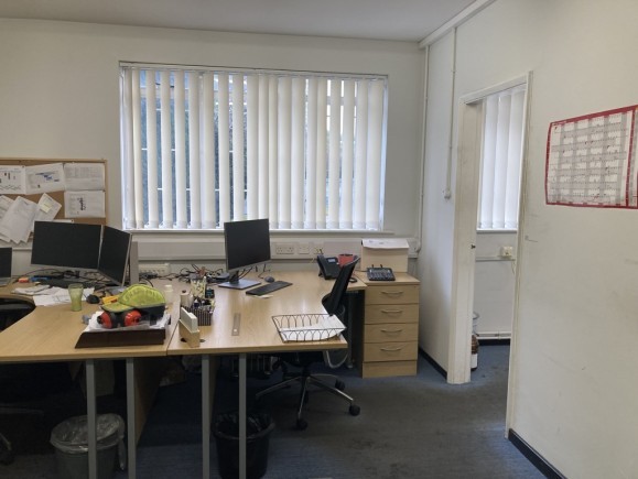 185b27e3 ae01 49c7 a42d e93e64b4d2da_web