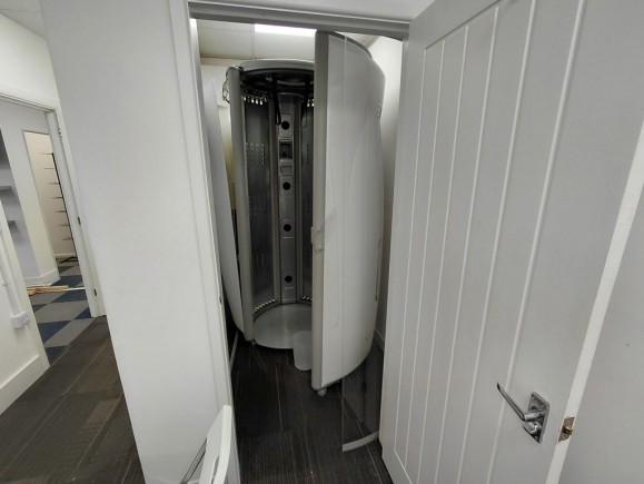 f563101b 2dec 40ba b2f4 b8406762a191_web