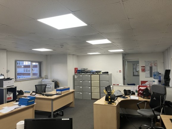 0d8b4a6e 13a7 40a8 911a 76e19e5b4f14_web