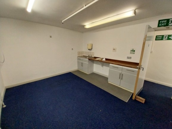 7c0be2f3 a9f4 4401 bf3b 329641752b8b_web