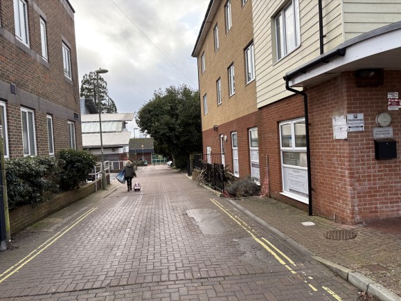 7c0dc00a f0ab 4bd2 b53d 16f3a48b2390