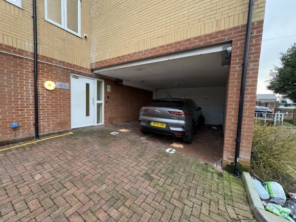 e73e3c34 2a84 41c7 9039 684602589e9f_web