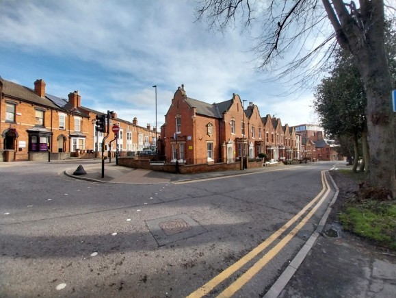 fbc62089 e631 47ae 8078 ef5d3e2b1a84_web