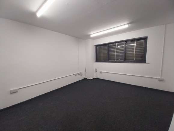 17f40018 1142 4987 884d abdaa8355a3e_web