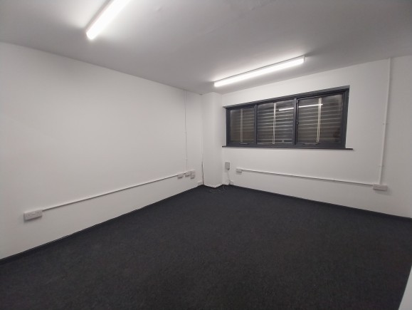 17f40018 1142 4987 884d abdaa8355a3e