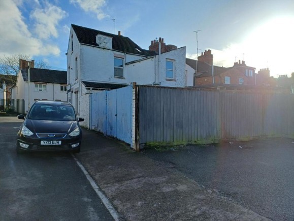 c616e2c6 e2e9 4b77 a5c9 dbb37cdcd7db_web