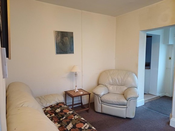 f3677b8e eaed 4466 a192 ad943e7ad58c_web