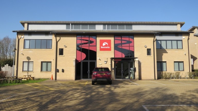 193ce380 f000 4482 a737 a7a32f9ab934_web