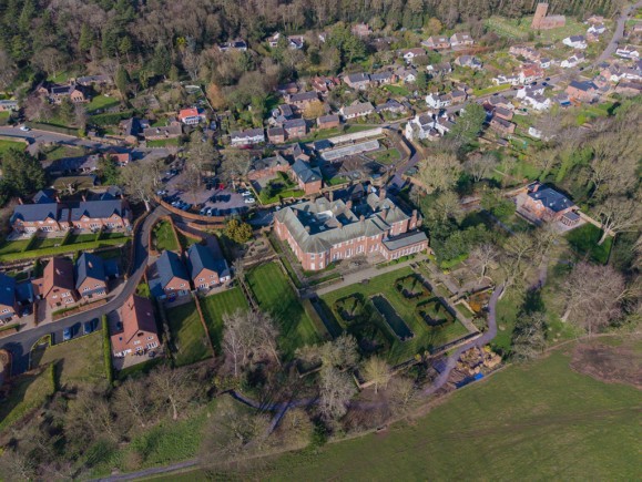 0191b2ee c2f7 4642 8278 aa99e20f86d4_web