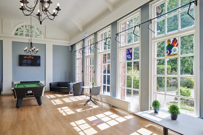 9bfe818d 3ad9 4354 a6d4 29c0da0ea3b7_web