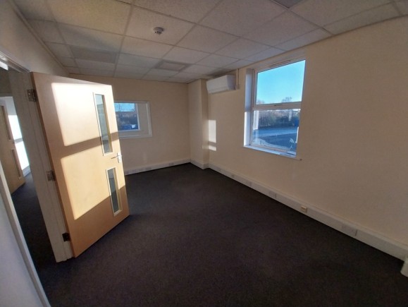 deddd94b 99ab 4176 b475 4adf460204ad_web