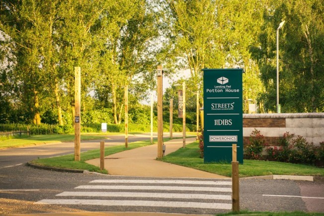 fd3afb76 8093 4af9 a9aa aee91da1ec2d_web