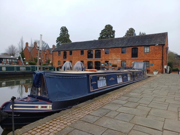 f767997e 8766 415e 84ff fa1ee290b3c0_web