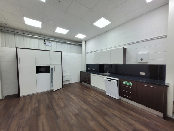 c598b87b 8bb4 4bb8 af17 2b7d4268cfe1_web