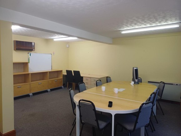 e293e05b f043 4343 9a6d 33f537247065_web