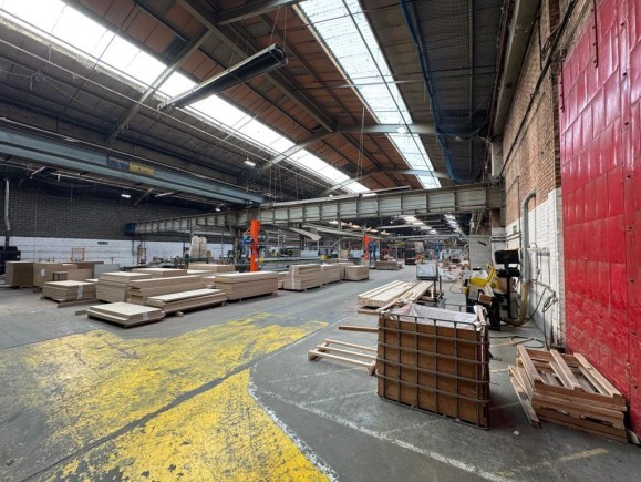 f1933b25 2b23 4857 8934 6a47c3e6244b_web