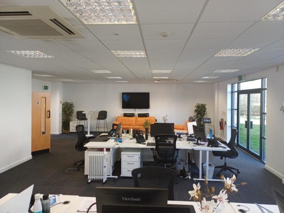 2c968d7b a2ab 4fb9 8ad8 a517f914b5ee_web